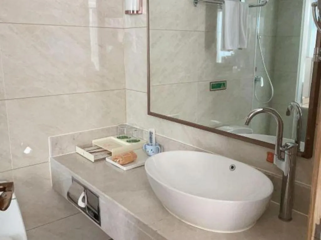 Vienna Hotel Shaanxi Hanzhong Central Square High-Speed Railway Station