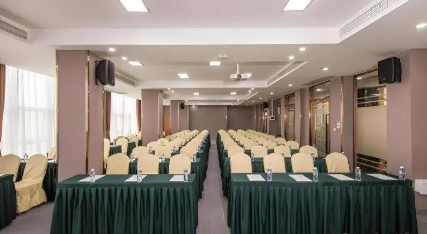 Vienna Hotel Guangzhou North Station Huaguoshan Metro Station