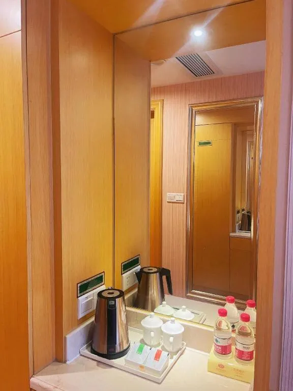 Vienna Hotel Guangzhou North Station Huaguoshan Metro Station