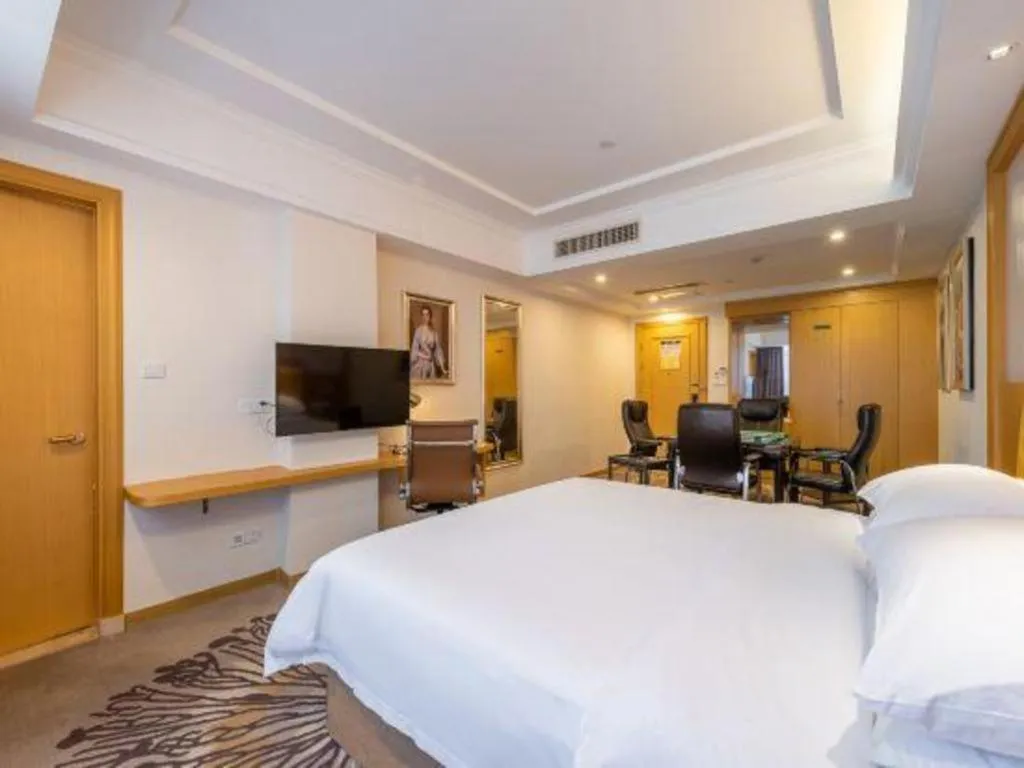 Bed in Vienna Hotel Guangzhou North Station Huaguoshan Metro Station