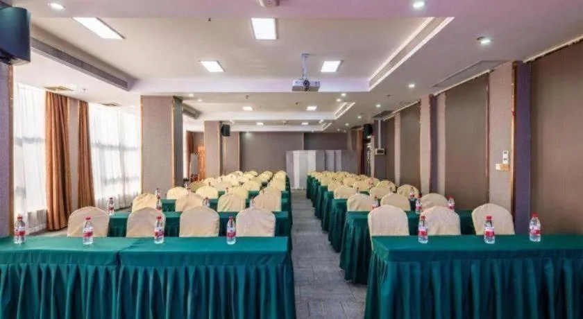 Vienna Hotel Guangzhou North Station Huaguoshan Metro Station