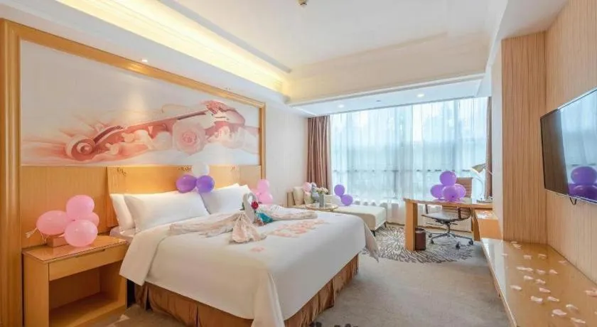 Bed in Vienna Hotel Guangzhou North Station Huaguoshan Metro Station