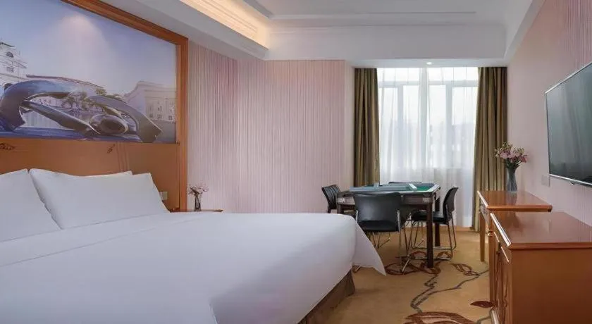 Bed in Vienna Hotel Guangdong Dongguan Zhongtang Qunying Road
