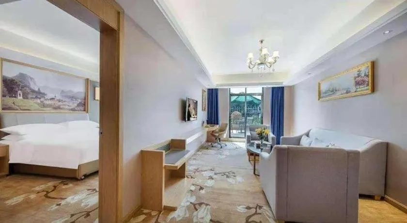 Bed in Vienna Hotel Guangdong Zhongshan South Area Passenger Station