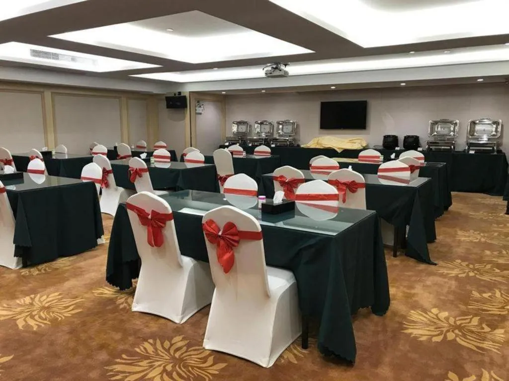 Vienna Hotel Guangdong Foshan West Station Airport Luocun