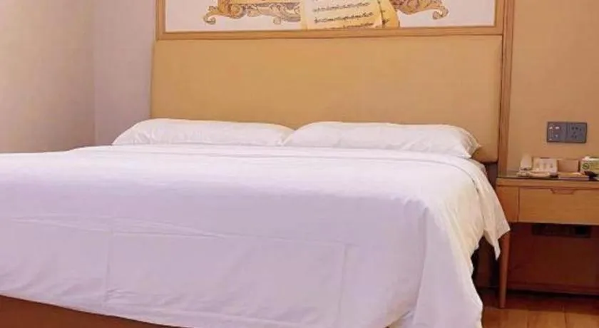 Bed in Vienna Hotel Guangdong Foshan West Station Airport Luocun