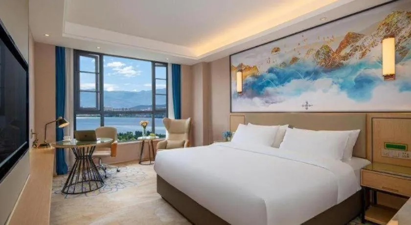 Bed in Vienna Hotel Yunnan Dali Erhai Lake