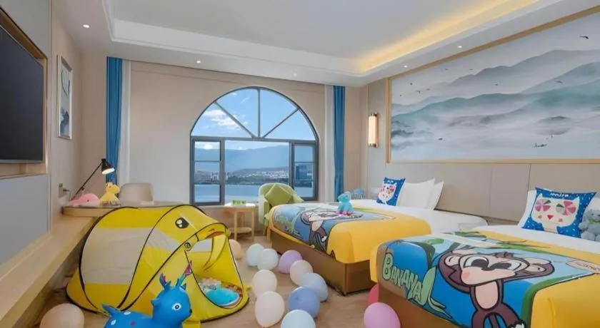 Bed in Vienna Hotel Yunnan Dali Erhai Lake