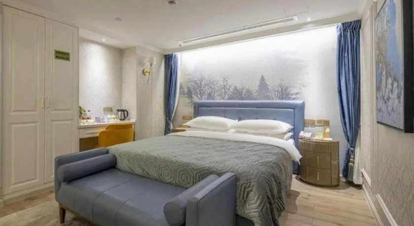 Bed in Vienna Hotel Kunming Beijing Road Chuanxin Gulou Metro Station
