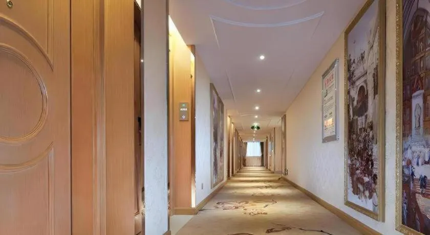 Vienna Hotel Kunming Beijing Road Chuanxin Gulou Metro Station