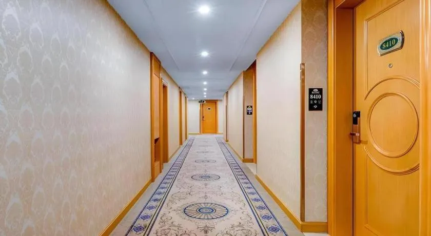 Vienna Hotel Shanghai Hongqiao National Exhibition Cente Sijing Metro Station