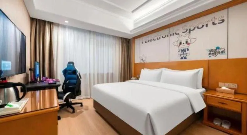 Bed in Vienna Hotel Shanghai Hongqiao National Exhibition Cente Sijing Metro Station