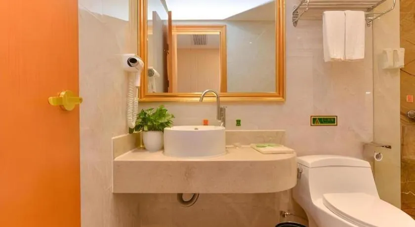 Vienna Hotel Shanghai Hongqiao National Exhibition Cente Sijing Metro Station