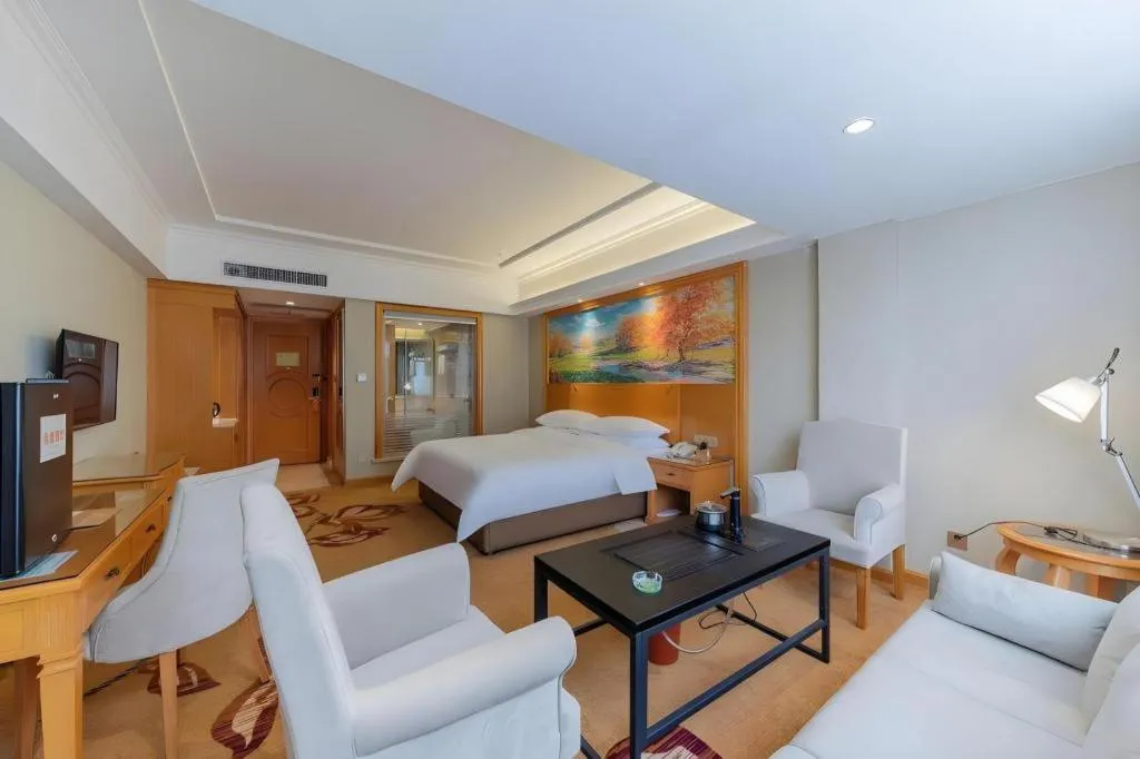 Vienna Hotel Guangdong Shaoguan Renhua Danxiashan County Center