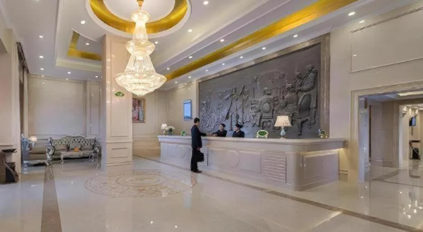 Vienna Hotel Guangdong Shaoguan Renhua Danxiashan County Center