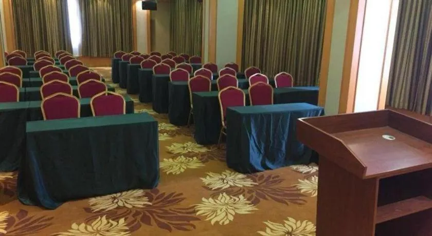 Vienna Hotel Guangdong Shaoguan Renhua Danxiashan County Center