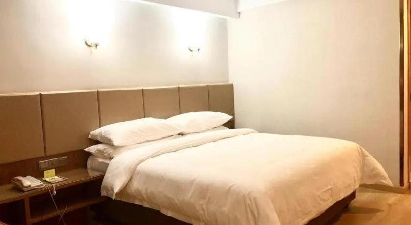 Bed in Vienna Hotel Chengdu Chadianzi Toursim Center