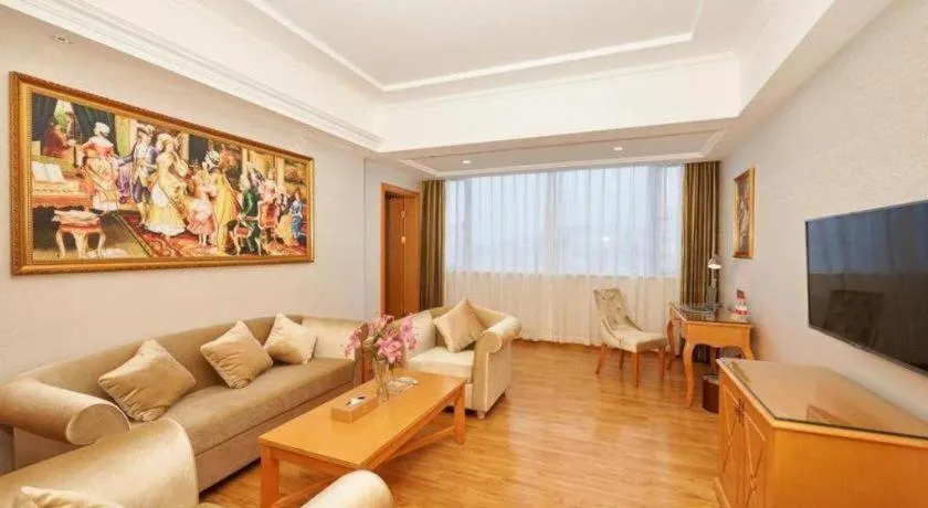 Vienna Hotel Guangdong Zhaoqing Sihui Center Jade Expo Market