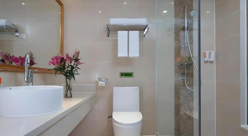 Vienna Hotel Guangdong Zhaoqing Sihui Center Jade Expo Market