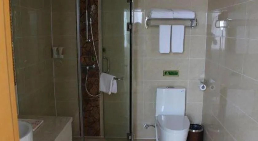 Vienna Hotel Guangdong Zhaoqing Sihui Center Jade Expo Market