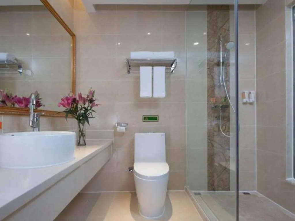 Vienna Hotel Guangdong Zhaoqing Sihui Center Jade Expo Market