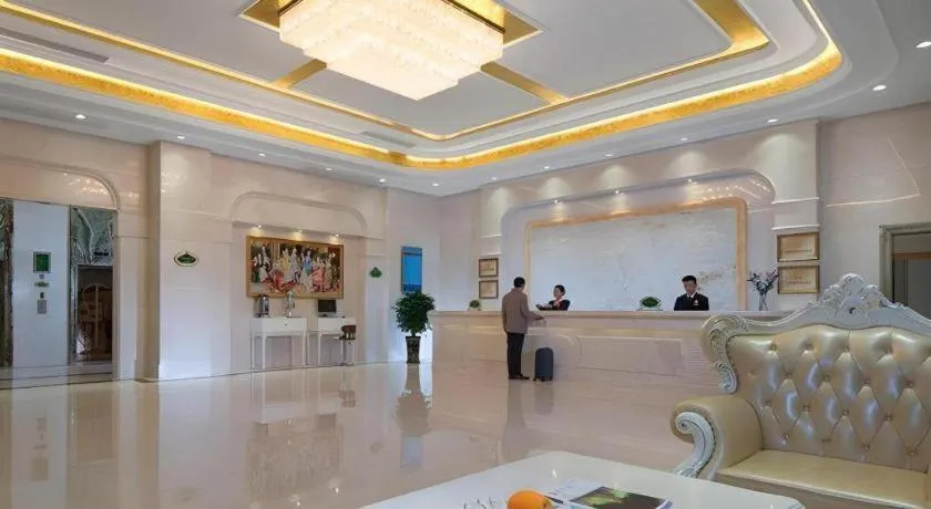 Vienna Hotel Guangdong Zhaoqing Sihui Center Jade Expo Market