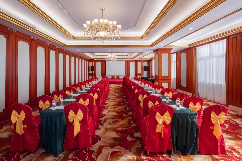 Vienna Hotel Guangdong Shantou South Bus Station