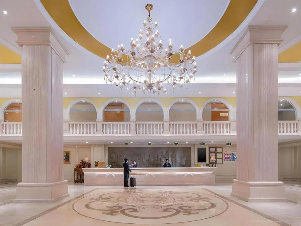 Vienna Hotel Guangdong Shantou South Bus Station