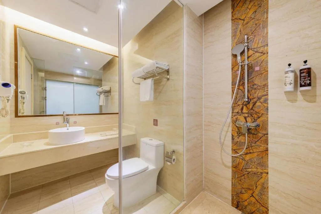 Vienna Hotel Guangdong Shantou South Bus Station