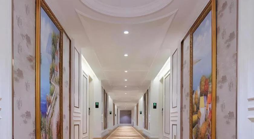 Vienna Hotel Guangdong Shantou South Bus Station