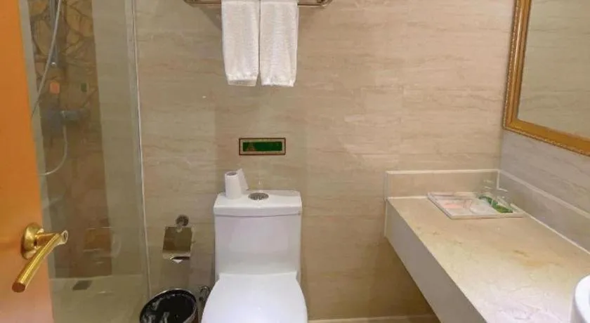 Vienna Hotel Guangdong Shantou South Bus Station