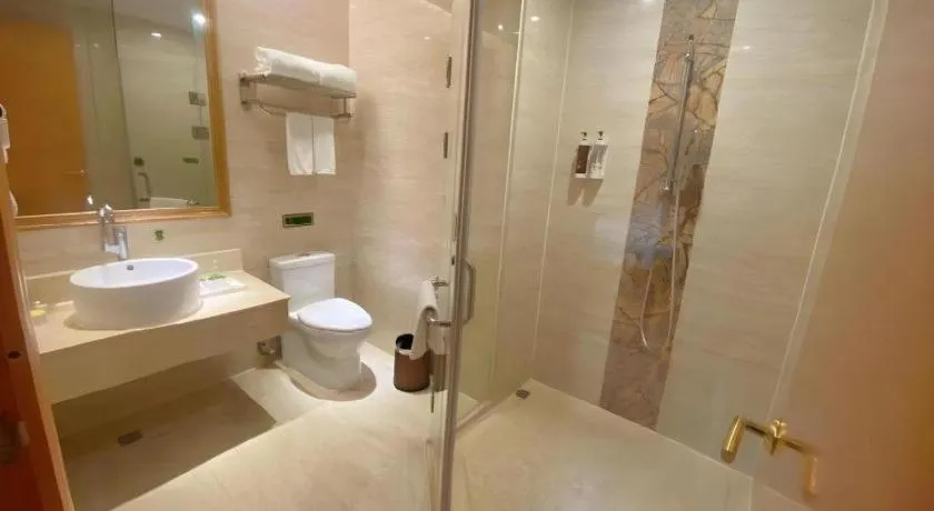 Vienna Hotel Guangdong Shantou South Bus Station