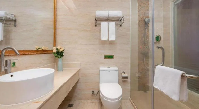 Vienna Hotel Guangdong Shantou South Bus Station