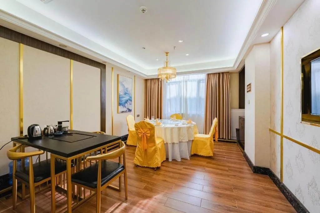 Vienna Hotel Guangdong Shantou South Bus Station