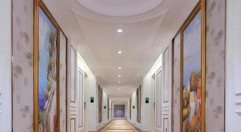 Vienna Hotel Guangdong Shantou South Bus Station