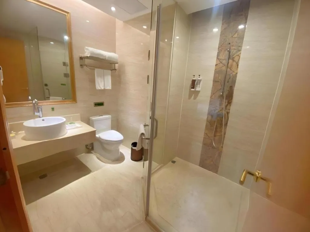 Vienna Hotel Guangdong Shantou South Bus Station