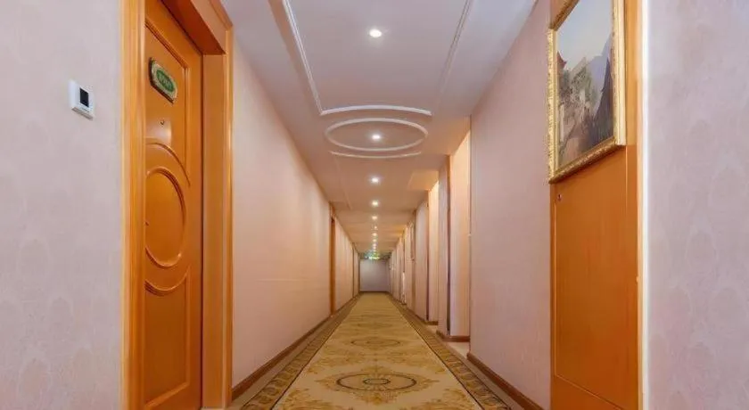 Vienna Hotel Guangdong Shantou South Bus Station