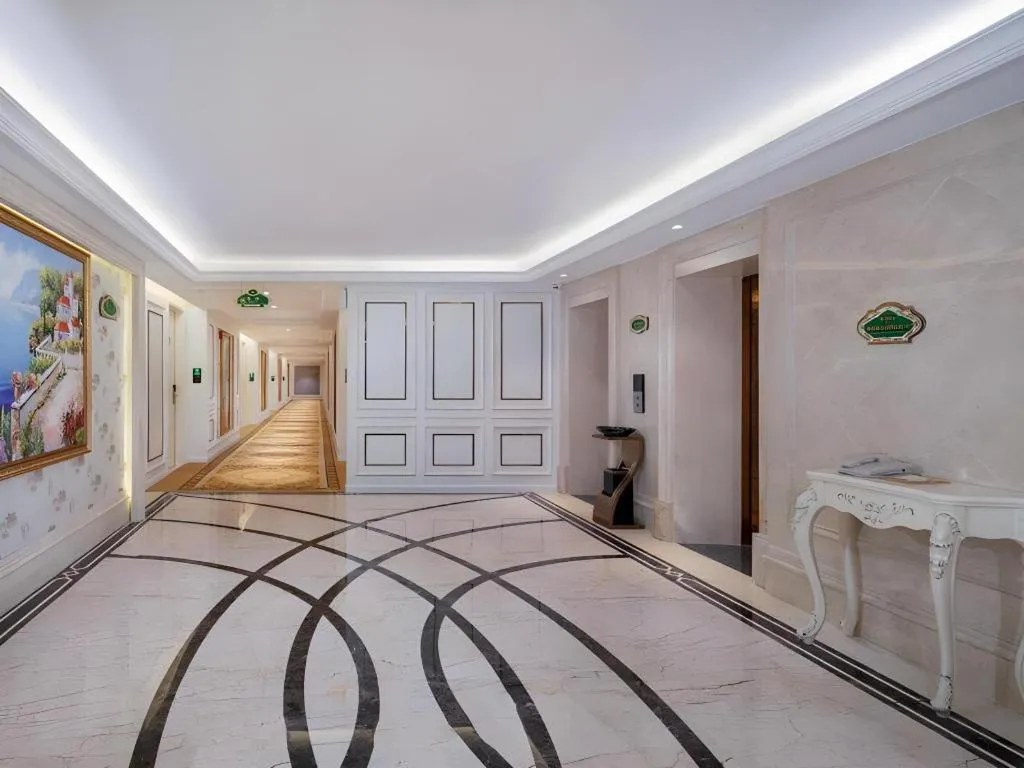 Vienna Hotel Guangdong Shantou South Bus Station