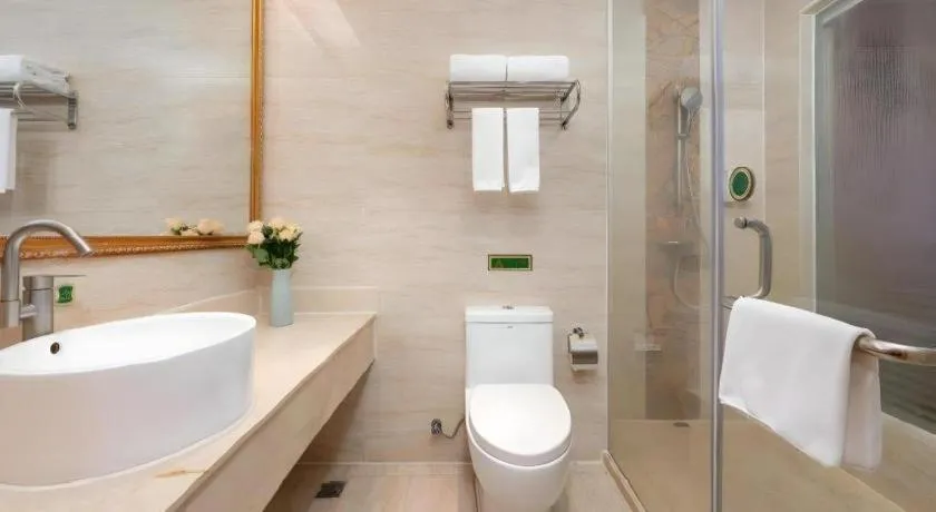 Vienna Hotel Guangdong Shantou South Bus Station