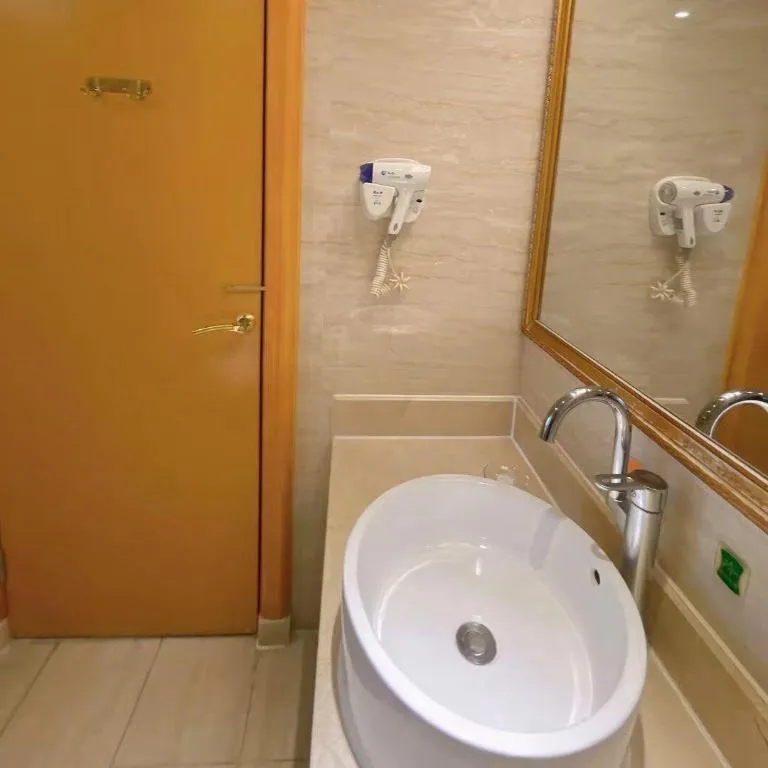 Vienna Hotel Guangdong Shantou South Bus Station