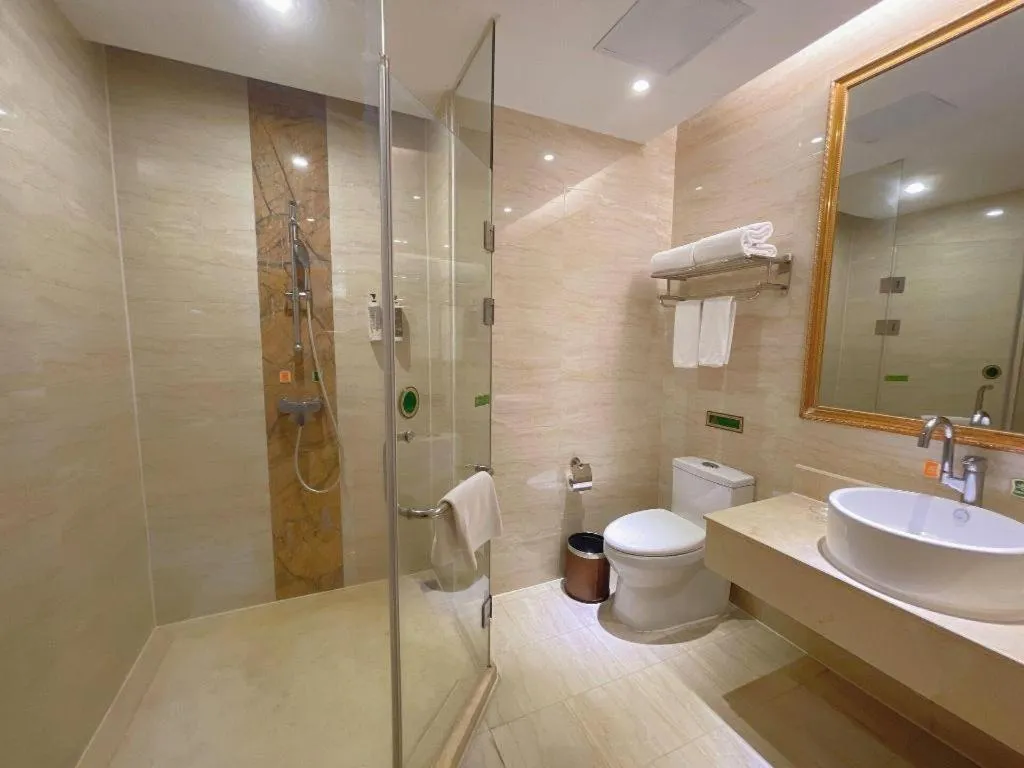 Vienna Hotel Guangdong Shantou South Bus Station