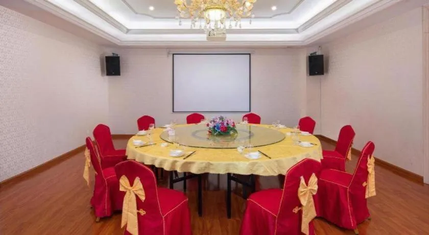 Vienna Hotel Guangdong Shantou South Bus Station