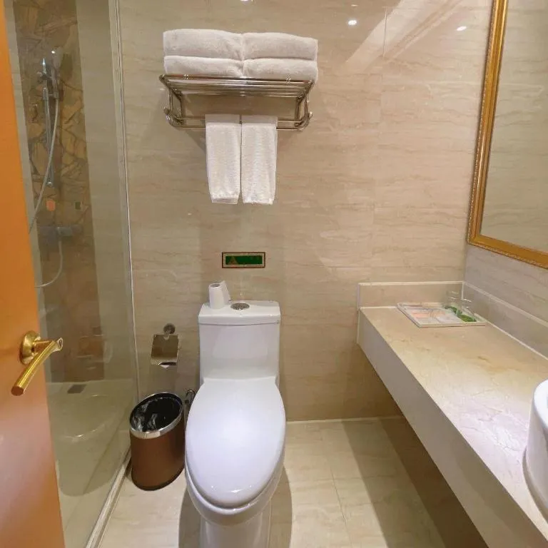 Vienna Hotel Guangdong Shantou South Bus Station