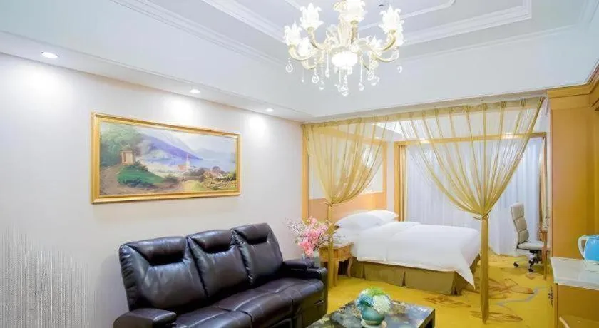 Bed in Vienna Hotel Shanghai Songjiang Market Miaoqian Street