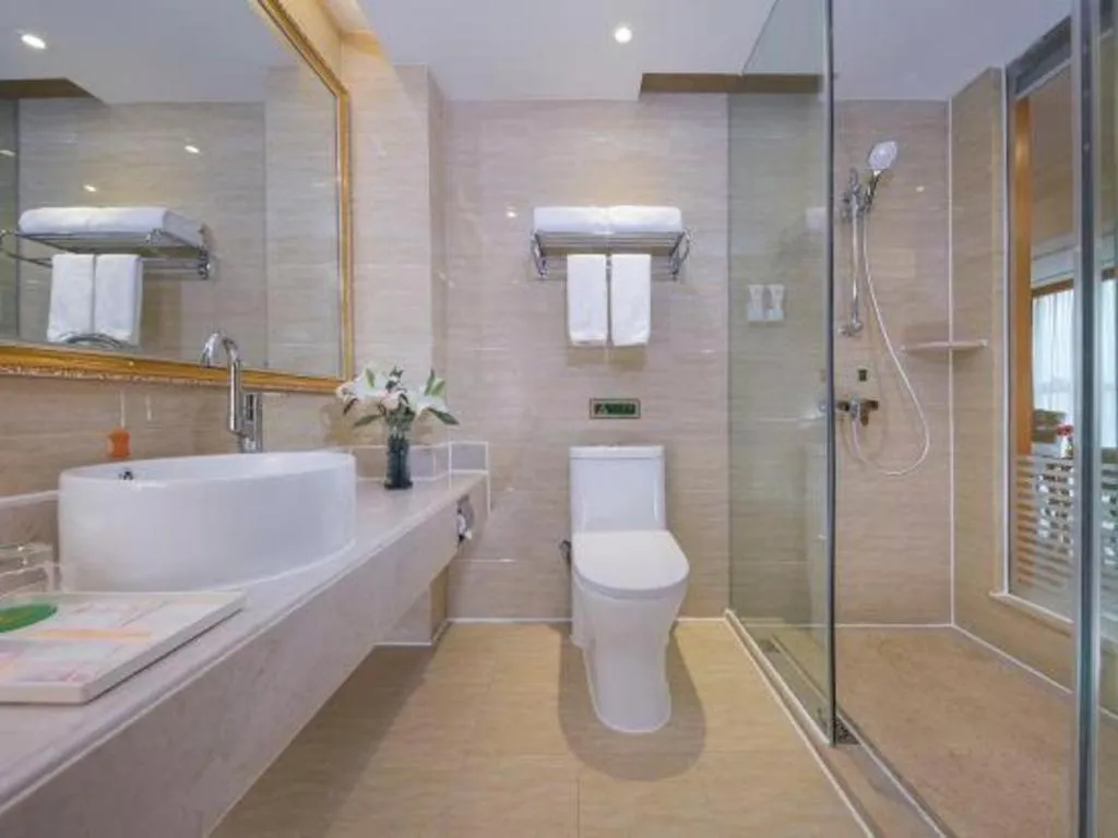 Vienna Hotel Chongqing West Station Southwesten Hospital