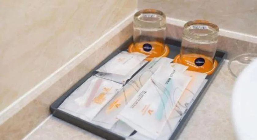 Vienna Hotel Chongqing West Station Southwesten Hospital