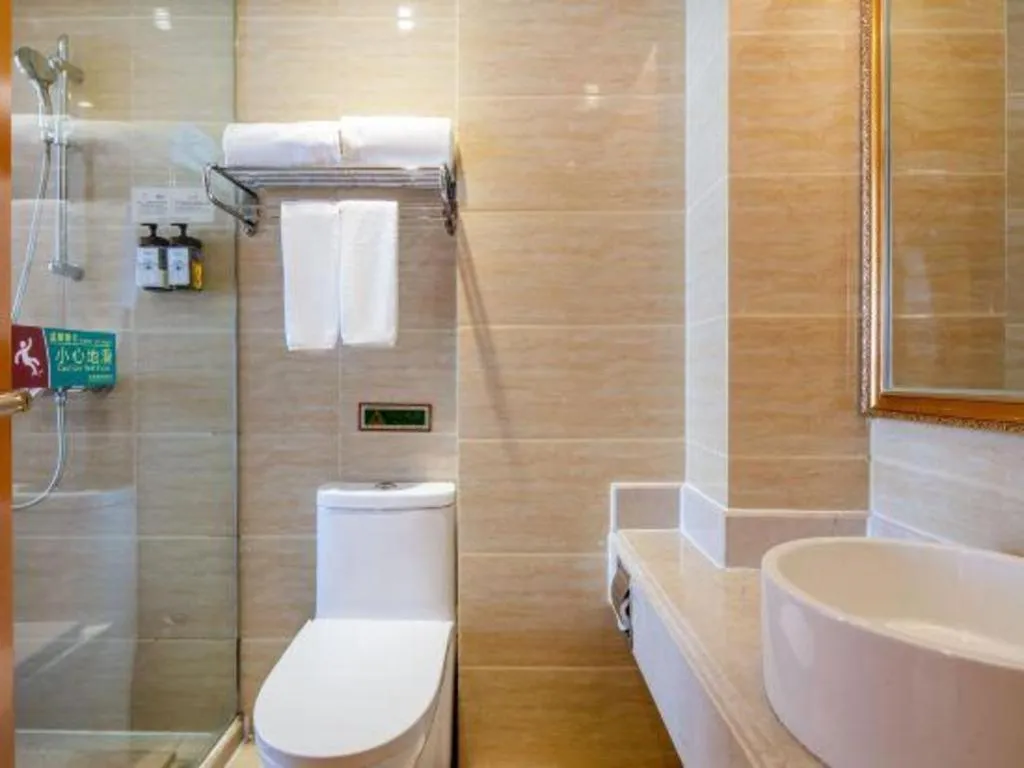 Vienna Hotel Chongqing West Station Southwesten Hospital