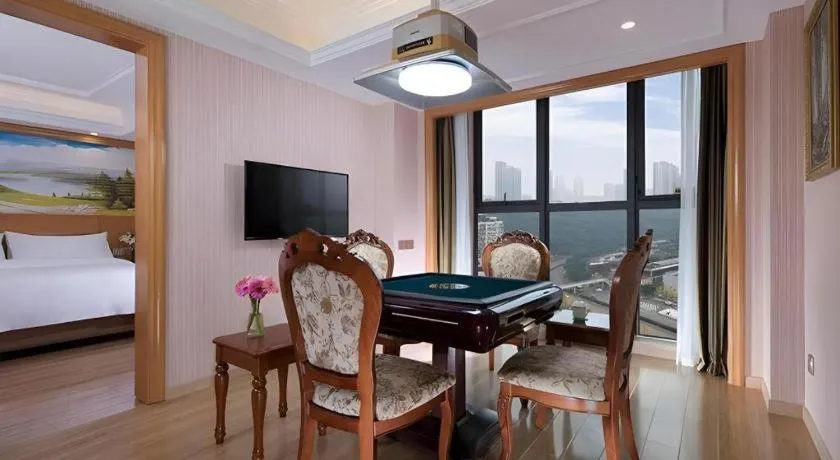 Vienna Hotel Chongqing West Station Southwesten Hospital