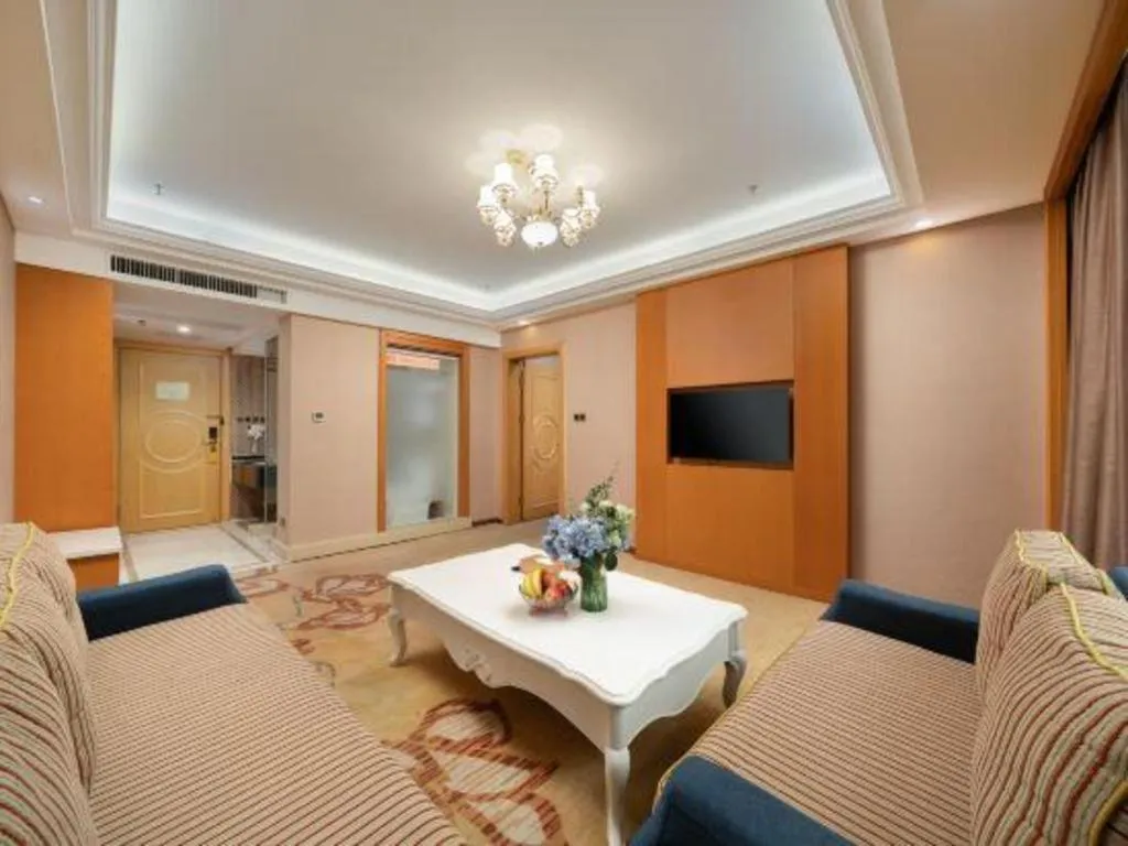 Vienna Hotel Nanning Anji Wanda 33rd Middle School Metro Station