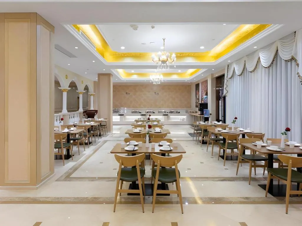 Vienna Hotel Wuhan Guobo Jiangang Metro Station